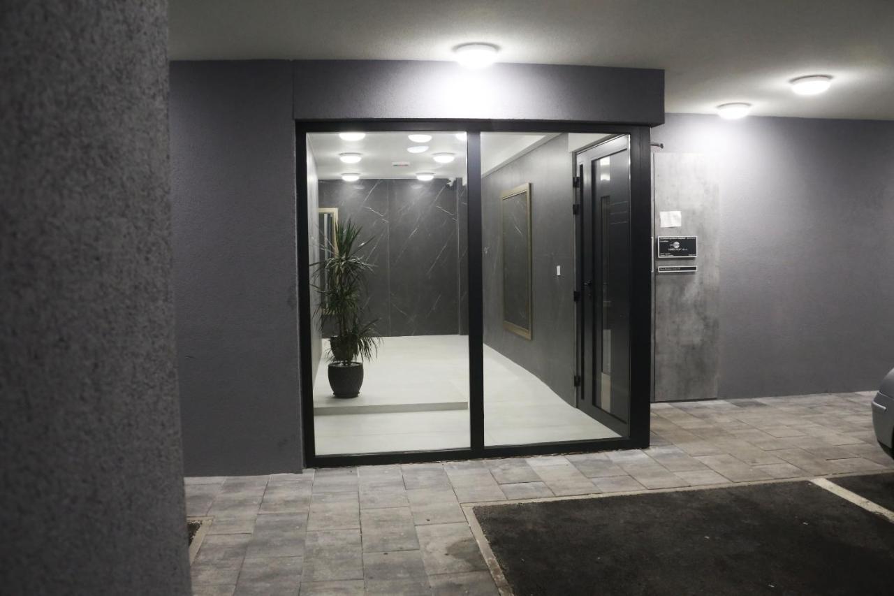 Apartman Natasa Sa Podzemnom Garazom Banja Luka Extérieur photo
